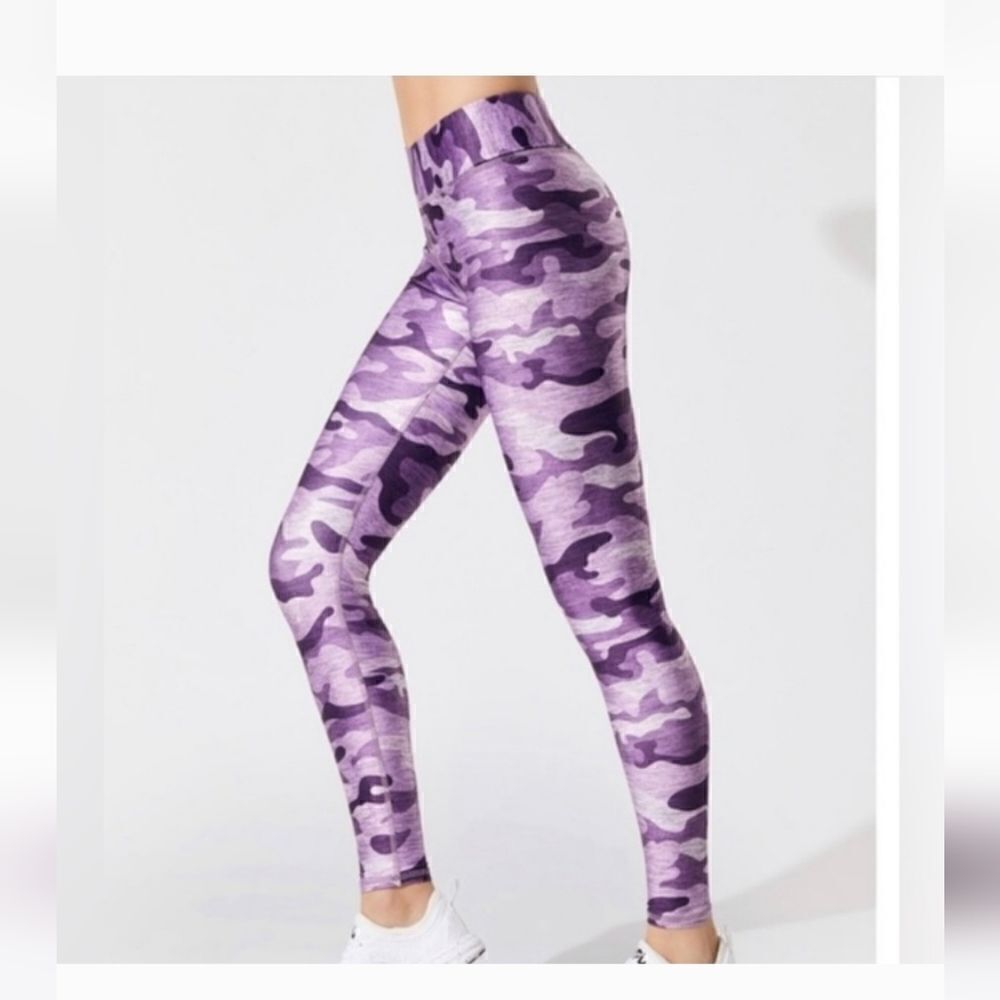 Terez Tall Band 7/8 Legging Size Small -Purple Camo Excellent!